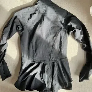 送料無料Beyond Yoga Ruffle Jacket (Black, X-Small)並行輸入